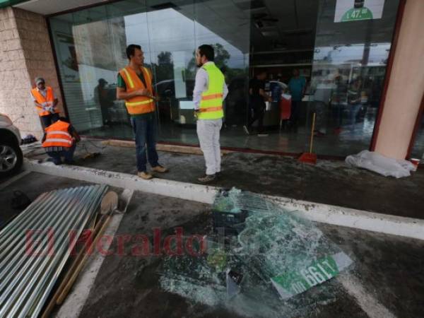 Unos 50 negocios han sido saqueados durante las protestas. Johny Magallanes / EL HERALDO.