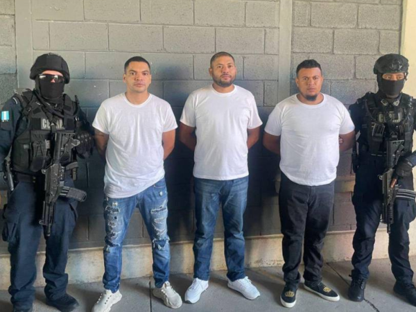 Tres hondureños fueron pedidos en extradición por Estados Unidos. Elmer Bonilla Matute, fue capturado en Comayagua; Jorge Alberto Viera Chirinos en Orica, Francisco Morazán y Mayer Banegas, quien fue detenido en El Pedernal, El Porvenir, Francisco Morazán.