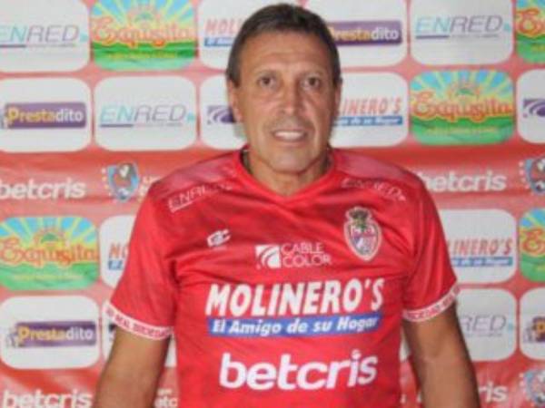 Américo Scatolaro es el primer técnico separado de su cargo en lo que va del Apertura.