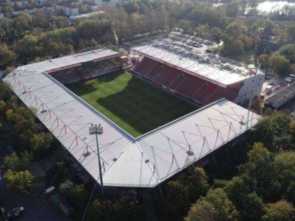 Las dos primeras divisiones del fútbol alemán dan trabajo directamente a 56.000 personas, creando otros miles de empleos indirectos. Foto: Cortesía.