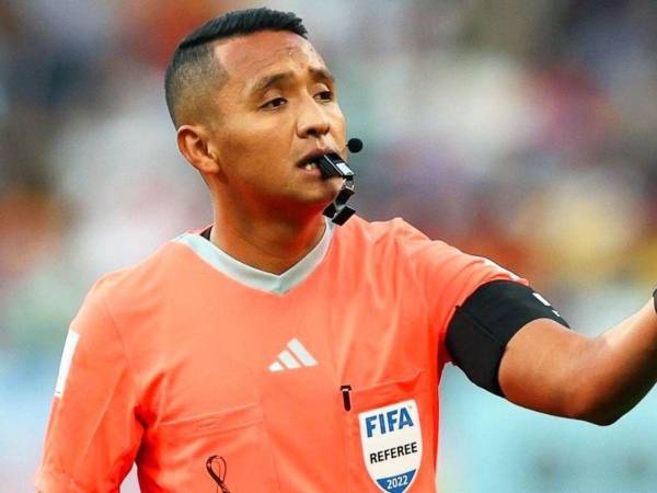 Iván Barton fue nominado a mejor árbitro del 2023 pese a la recordada polémica con Honduras.