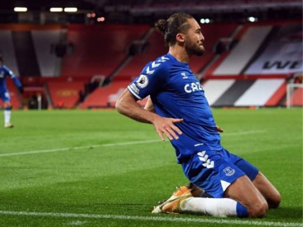 Con el gol in extremis de Calvert-Lewin el Everton, dirigido por Carlo Ancelotti, lleva su racha de partidos sin perder a siete, quedando en el sexto puesto a a tres puntos del Top-4 que disputaría la próxima Champions. Foto: AFP