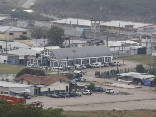 Mientras se realizaba la visita conyugal en las diferentes cárceles de Honduras, los familiares grabaron y reportaron una ráfaga de disparos y amotinamientos, que hasta el momento, dejó una persona muerta.