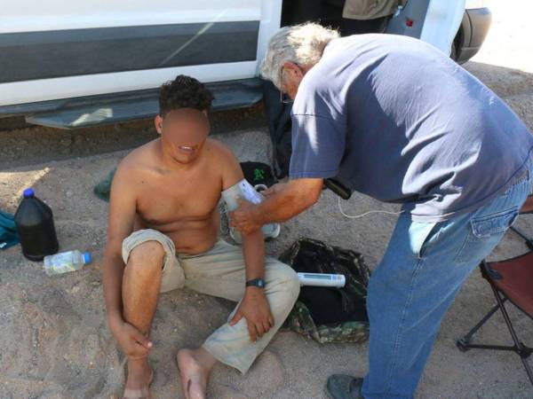 El migrante hondureño había aguantado cuatro días en el desierto sin comida y agua.