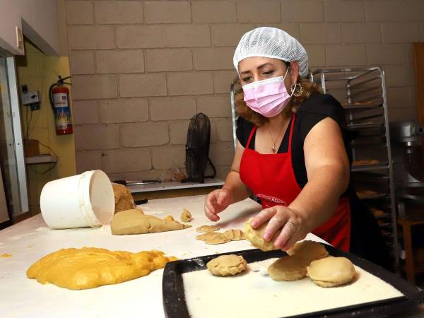 En la aldea Las Casitas se ubica la panadería Los 5 Hermanos.