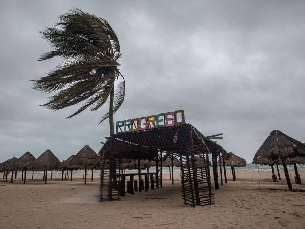 Beryl, un huracán de categoría 1, tocó tierra cerca de Matagorda, Texas.