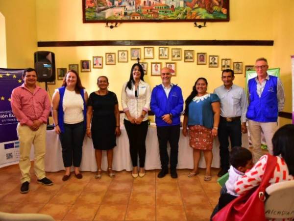 El Embajador de la Unión, Jauma Segura, visitó los proyectos apoyados por la UE en los departamentos de Santa Rosa de Copán, Gracias y La Esperanza en Honduras.