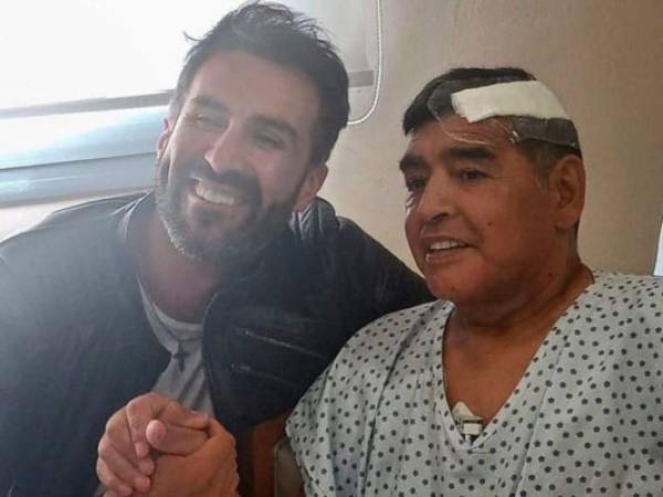 Leopoldo Luque trató de calmar a su compañera mientras esta atendía a Maradona en el momento en el que sufría un paro cardiorrespiratorio que terminaría quitándole la vida.