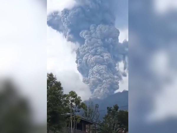 Captura de pantalla de un video tras la erupción.