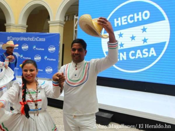 Los emprendedores pueden desarrollar sus negocios estableciendo relaciones comerciales. Compre lo 'Hecho en Casa'. Foto Johny Magallanes/El Heraldo.