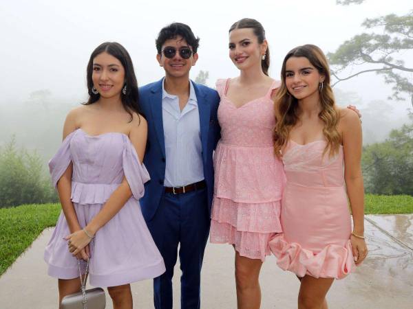 Adriana Zelaya, Sebastián Fajardo, Gia McNab y Andrea Haddad.