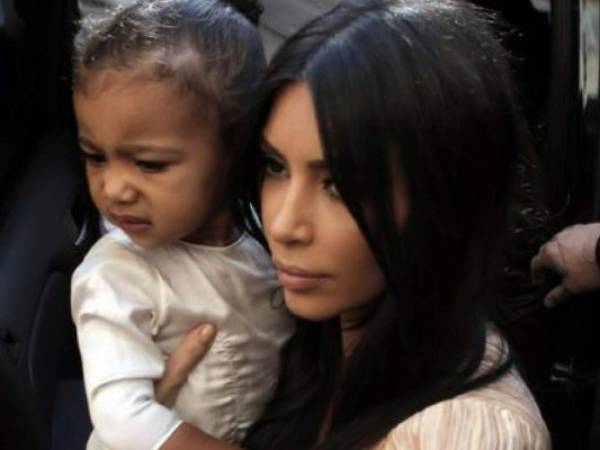 Kim Kardashian es una madre y jefa muy exigente. Foto AFP