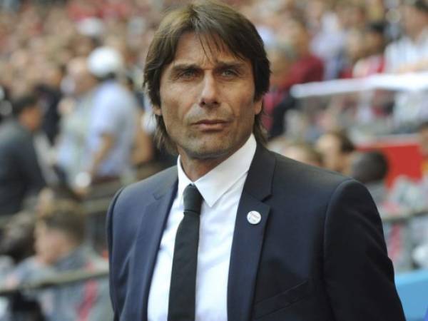 Fotografía del entonces entrenador del Chelsea inglés, Antonio Conte, durante la final de la Copa FA contra el Manchester United en el estadio de Wembley, en Londres. Foto: Rui /Agencia AP.