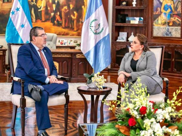 Xiomara Castro, mandataria de Honduras y Bernardo Arévalo, presidente electo de Guatemala.