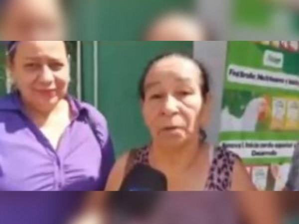 Ella es la madre de una de las personas sobrevivientes en el accidente en la carretera a Olancho.