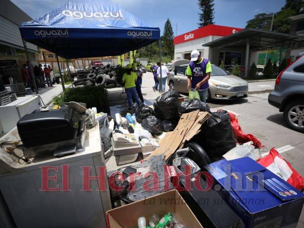 La enorme cantidad de material para reciclar entregada evidencia el apoyo totala la campaña ambiental.