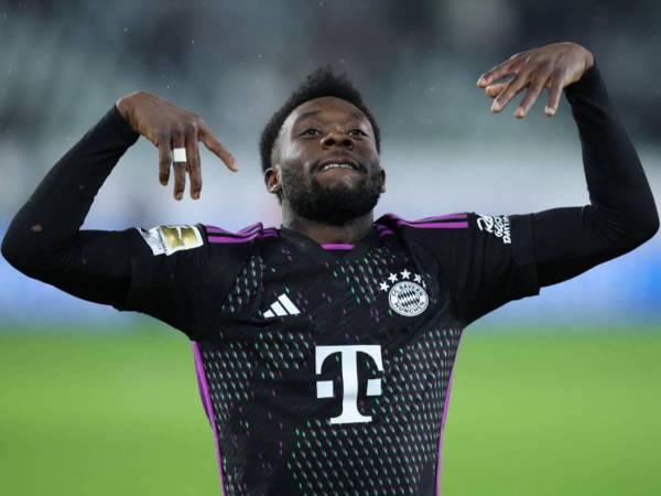 Alphonso Davies interesa al Real Madrid de Carlo Ancelotti.