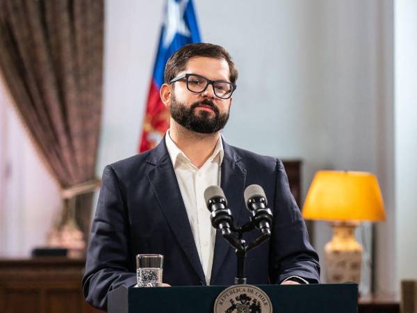 La decisión de este domingo “exige que trabajemos con más empeño, con más respeto y cariño, para arribar a una propuesta que nos una como país”, dijo Boric. El mandatario enfatizó que “el maximalismo, la violencia y la intolerancia deben quedar a un lado”.