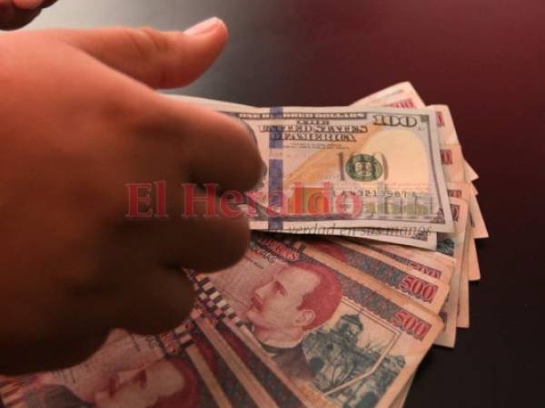 El deslizamiento del tipo de cambio de referencia del lempira ante el dólar se ha reducido en los últimos tres años.