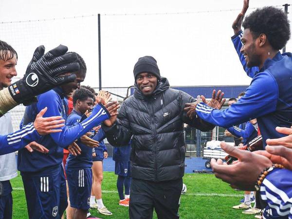 Sonriente y caminando: Alberth Elis reaparece en entrenamiento de Girondins de Burdeos