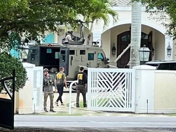 El interrogatorio lo realizaron los agentes en una lujosa mansión de Pérez en el condado de Palm Beach, Florida.