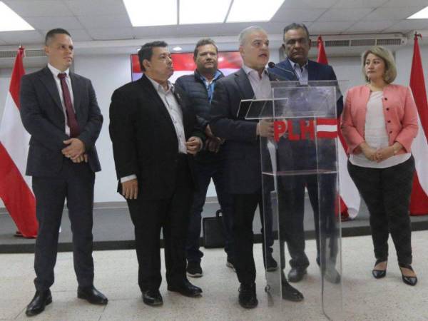 Ayer martes, el Consejo Central Ejecutivo del Partido Liberal (CCEPL) sostuvo una reunión, donde confirmaron la postura “en contra” de la bancada liberal.