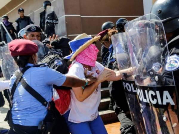 Según el Centro Nicaragüense de Derechos Humanos, los 30 detenidos el domingo fueron liberados. Foto: AFP