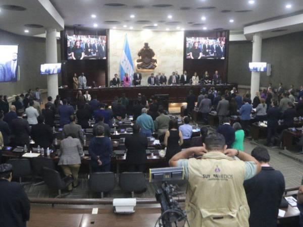 La bancada del Partido Liberal ha manifestado su inconformidad con la falta de voluntad de la directiva para discutir el proyecto de ley.