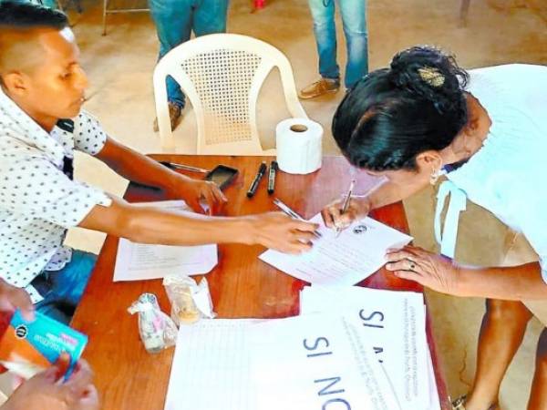 La consulta se realizó el domingo en El Triunfo, Choluteca, adonde se esperaba la participación del 60 por ciento de la población de la zona.