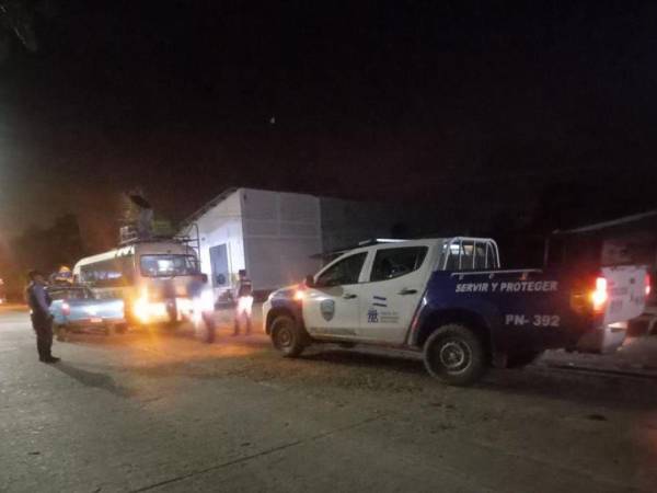 La Policía Nacional anunció el pasado viernes que serán 60 colonias y barrios de Tegucigalpa y 60 de San Pedro Sula que se declararán en estado de excepción. En ese sentido, este 26 de noviembre desde tempranas horas de la madrugada fueron intervenidos distintos sectores de la capital y de San Pedro Sula, con presencia de distintos elementos policiales. A continuación las imágenes.