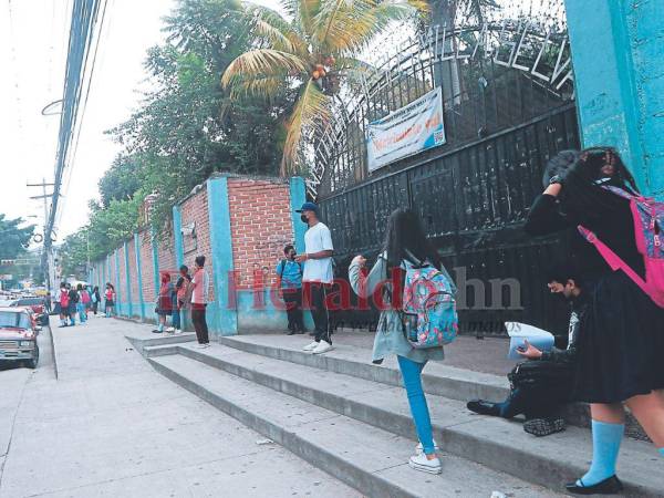 La Policía Escolar incluirá a los institutos de forma progresiva; priorizarán a las escuelas.