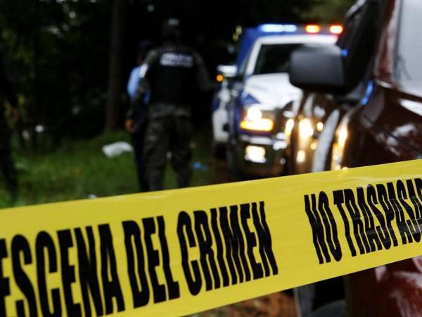 El cuerpo de Castillo quedó tendido en la calle a un lado de su vehículo en la colonia Cantarero López.