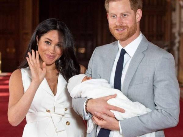 Meghan y Harry cuando presentaron por primera vez a su bebé.