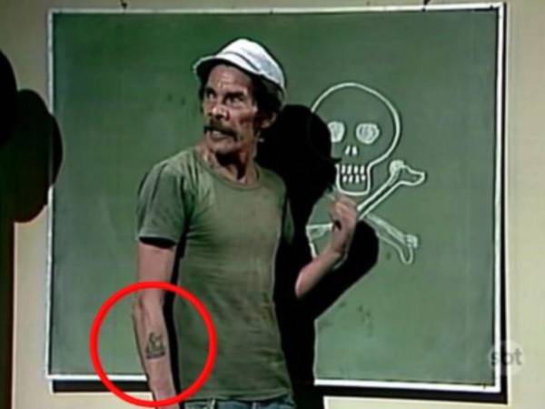 Ramón Valdés tenía el tatuaje de un velero en el brazo.