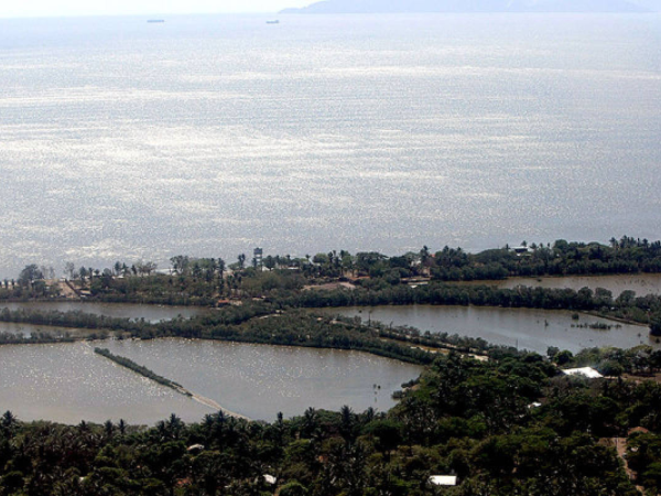 Nicaragua, El Salvador y Honduras comparten fronteras marítimas en el Golfo de Fonseca. La Haya estableció a través de un fallo las fronteras terrestres en 1992 y también dejó claro algunos puntos con las fronteras marítimas.