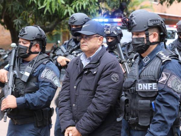 El exdiputado Oquelí Martínez cuando salía de la Dirección Nacional de Fuerzas Especiales rumbo a la Corte Suprema de Justicia.