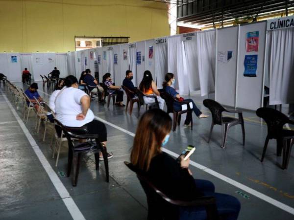 El triaje de la Universidad Católica de Honduras se reaperturó debido al aumento de casos de covid-19; este es el único triaje del país.