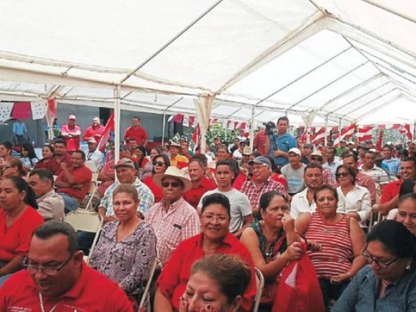 Un grupo de liberales encabezados por el diputado Mario Segura organizó hace una semana un encuentro para fomentar la unidad partidaria en El Paraíso.