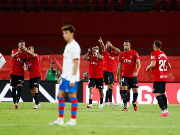 Muriqui tiene ganando desde temprano al Mallorca en un partido en donde no la pasa nada bien el Barcelona.