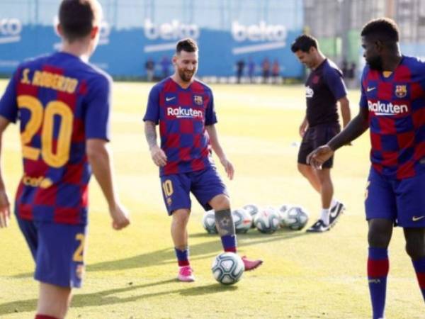 Así lució Leo Messi en su regreso a los entrenamientos con el FC Barcelona. (Foto: EFE)