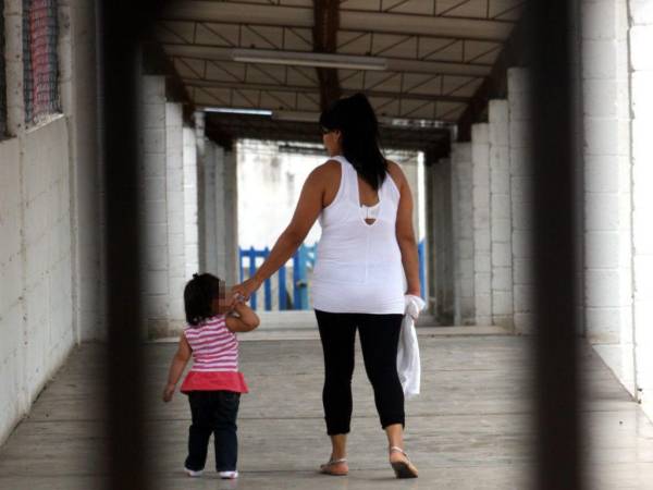 Los niños en el módulo sala cuna de la PNFAS están expuestos a hechos violentos, como el sucedido la mañana del martes donde fallecieron 46 privadas de libertad.