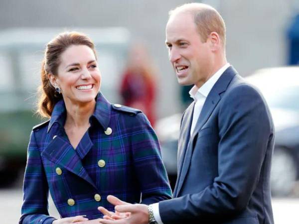 La princesa de Gales, Kate Middleton, ha hecho una revelación impactante a través de un video, poniendo fin a los rumores que han circulado sobre su salud y su relación con el príncipe William. En un mensaje sincero, Kate compartió que está luchando contra el cáncer, una noticia que ha conmovido a la opinión pública y a los seguidores de la familia real británica.