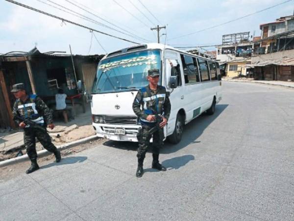 El objetivo es que la Fuerza de Seguridad del Transporte vaya creciendo en las ciudades más conflictivas del país y así evitar muertes.