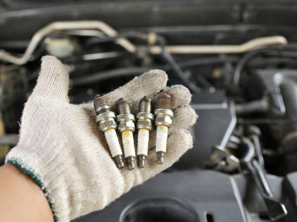 Mantener las bujías en buen estado es esencial para garantizar el buen funcionamiento del motor y prolongar la vida útil del vehículo.