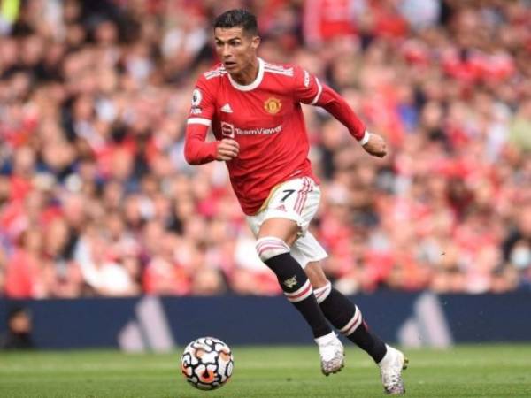 Cristiano Ronaldo es un futbolista portugués que juega como delantero en el Manchester United. Foto: AFP