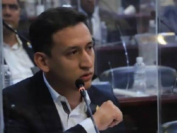 El diputado Rolando Barahona declaró que no tiene miedo a la expulsión de su partido por el hecho de pensar de manera diferente a los demás.