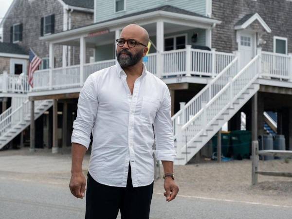 La película es [rotagonizada por Jeffrey Wright en el papel de Thelonious “Monk” Ellison, un autor urbano y muy culto que, tras un éxito inicial, lucha por encontrar un editor para su última obra literaria.