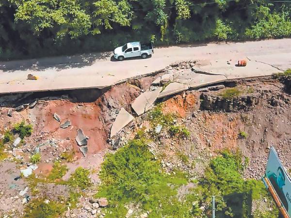 Los daños en las carreteras, puentes e infraestructura en general son extremos y urgen de millonarias inversiones