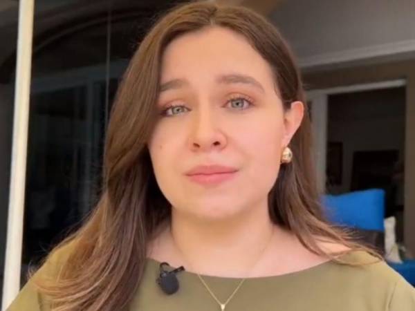 Daniela Hernández, quien abrió su cuenta de Twitter recientemente, ha defendido a toda costa a su padre.