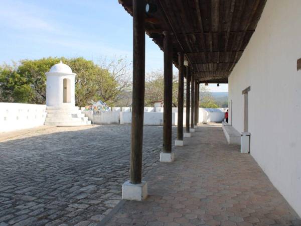 El Fuerte de San Cristóbal, ubicado sobre el Cerrito San Cristóbal, es una edificación de estilo republicano que ahora sirve de Sala de Interpretación Histórico Cultural. Es un referente de esa arquitectura que sirvió como divisadero estratégico para observar el movimiento de tropas en los años convulsos de finales del siglo XIX.